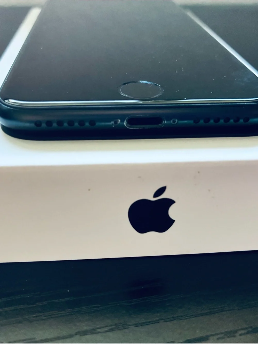 Apple iPhone SE 3rd Generation Bundle (Midnight)